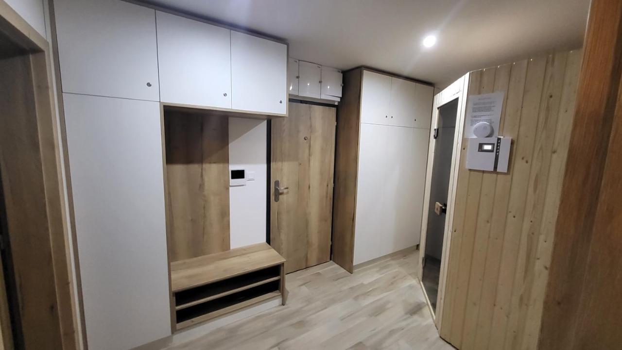 Apartman Nerudovka D 104, Finska Sauna, Garazove Stani Лоучна-под-Кліновцем Екстер'єр фото